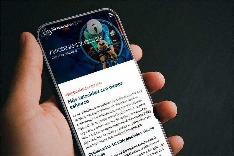 Página de aerodinámica ciclista de Bike Biomecánica en un móvil con diseño responsive